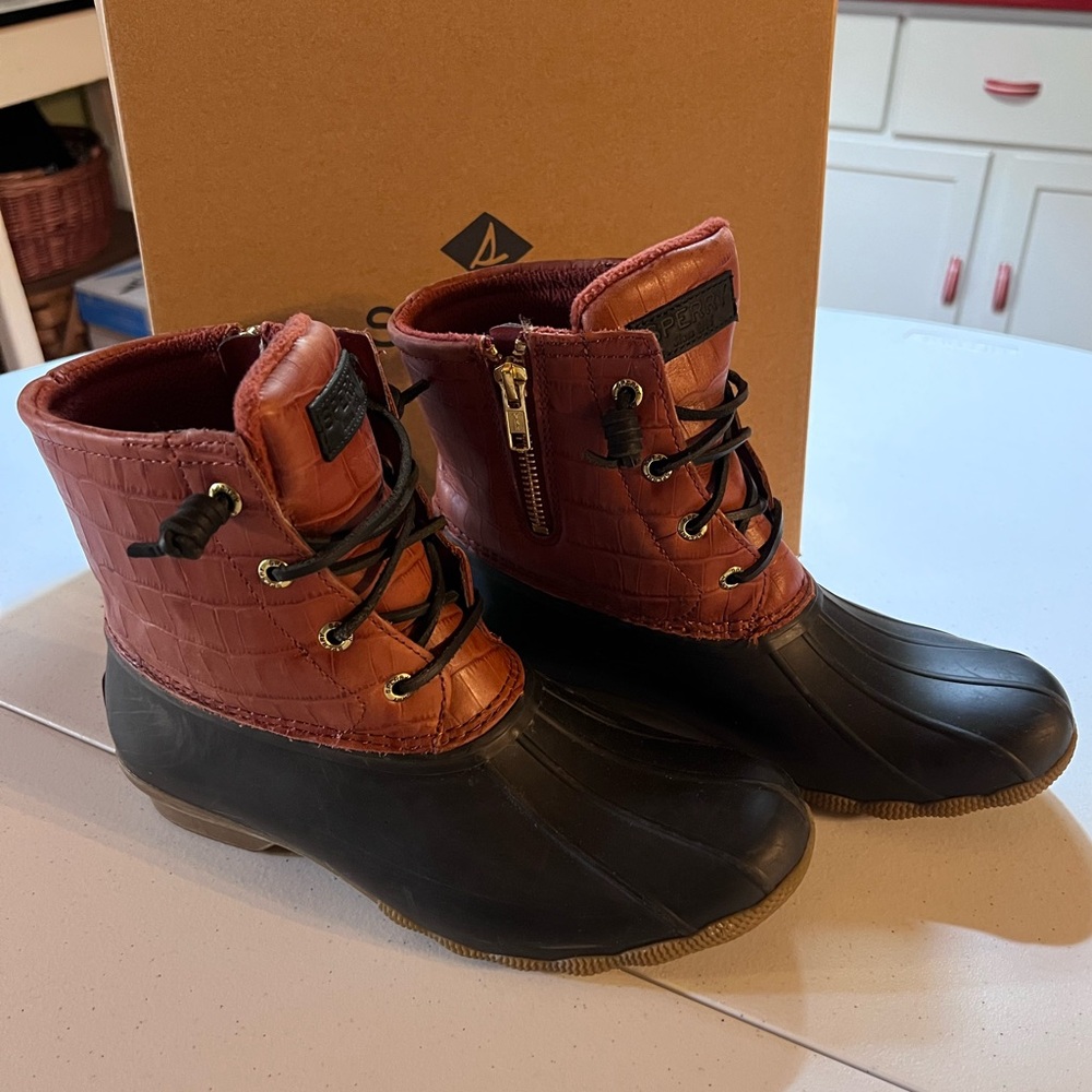 Sperry Saltwater Croc Embossed Rain Duck Boot